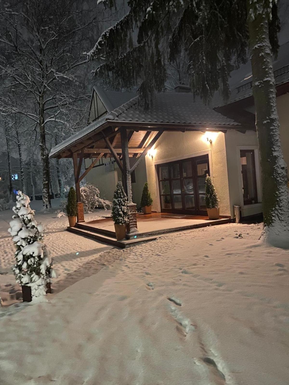 Hotel Restauracja Cztery Pory Roku Orneta Exterior photo